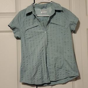 Women's Columbia hiking shirt